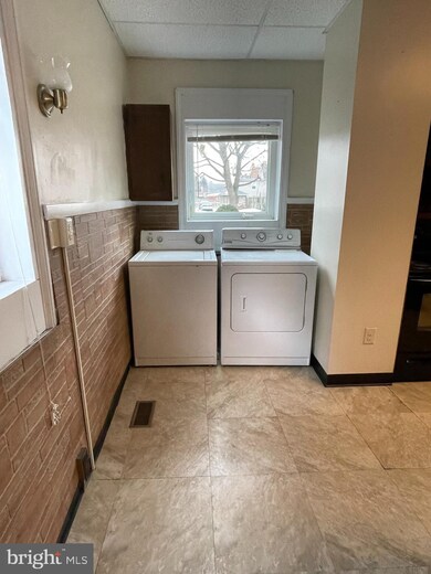 172 S 2nd St unit REAR, Chambersburg, PA 17201 - photo 5