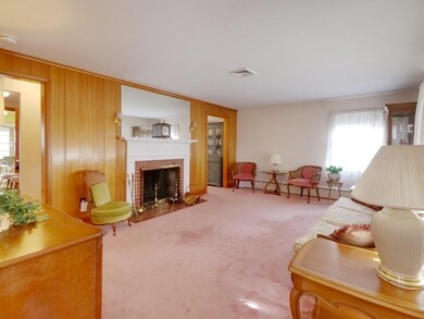 77 Colonial Rd, Lawrence, MA 01843 - photo 4