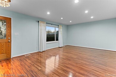 37643 Douglas Ct, Sterling Heights, MI 48310 - photo 7