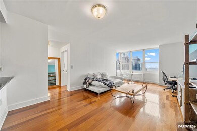 88 Morgan Condominiums unit 4107, Jersey City, NJ 07302 - photo 4