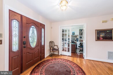 6186 Snowhill Ct, Centreville, VA 20120 - photo 5