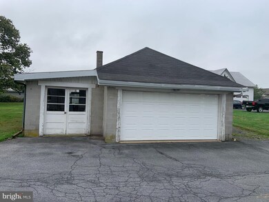 178 W Main St, Leola, PA 17540 - photo 5