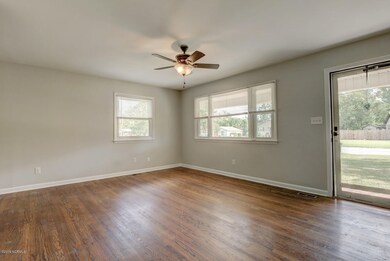 619 Dennis Rd, Jacksonville, NC 28546 - photo 7