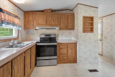 10-11 West Loop, Livermore Falls, ME, 04