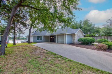 126 Hogan Dr, Gainesville, TX 76240 - photo 2