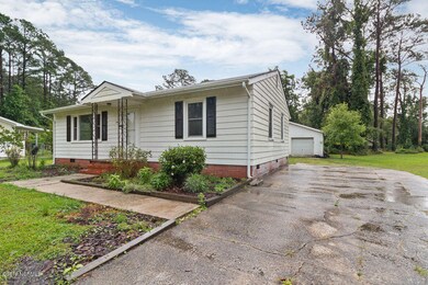 310 Lakewood Dr, Jacksonville, NC 28546 - photo 3