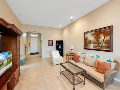 Living Area/Entrance