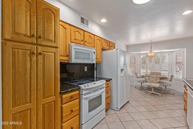 14 White Mountain 10433