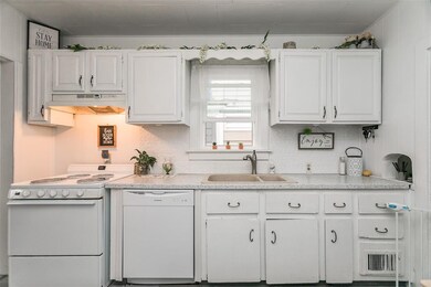 1410 Hamilton St SW, Cedar Rapids, IA 52404 - photo 5