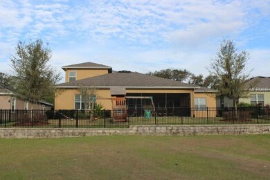 5401 Sanderling Ridge Dr, Lithia, FL 33547 - photo 2