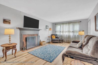 22 Cherry Tree Ln, Middletown, NJ 07748 - photo 5