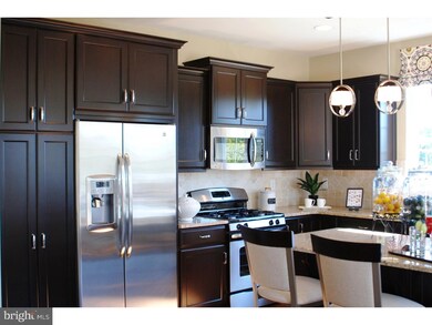 2000 Pleasant Valley Dr, Lansdale, PA 19446 - photo 3