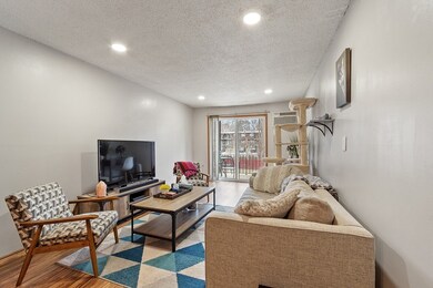 98 Pemberton St unit 29, Dracut, MA 01826 - photo 5