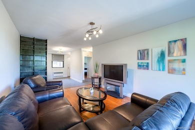 The Windsors unit 7B, Bronx, NY 10471 - photo 3