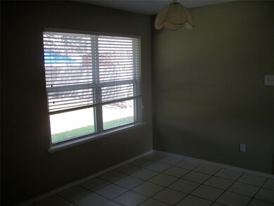 1011 Stoneleigh Ct, Tomball, TX 77375 - photo 5