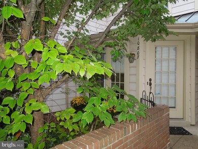 10807 Luxberry Dr, Rockville, MD 20852 - photo 3