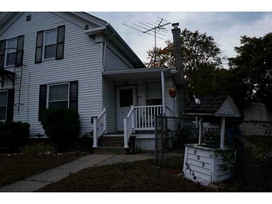 953 Park Ave, Woonsocket, RI 02895 - photo 3