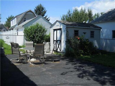 Parking Lot/Garage Additional parking, side yard a
