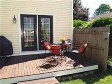 16 Merrill St, Newburyport, MA 01950 - photo 4