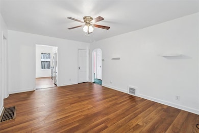 2403 Lyon St, Des Moines, IA 50317 - photo 4