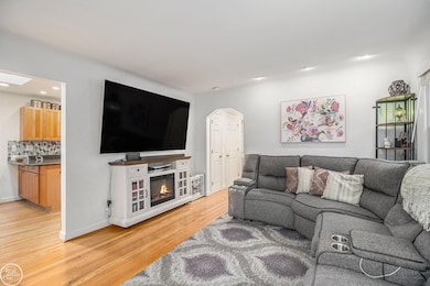 1033 Butternut Ave, Royal Oak, MI 48073 - photo 5