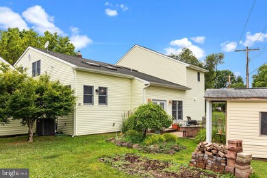 1 Redbrook Ln, Levittown, PA 19055 - photo 4