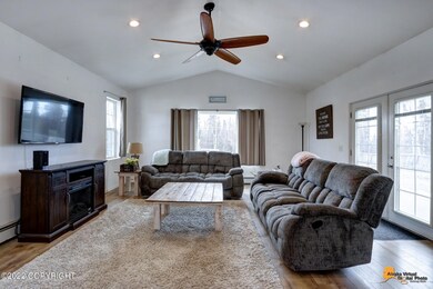 Living Room w/Ceiling Fan
