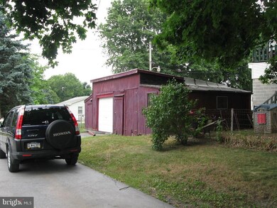 742 Plane St, Columbia, PA 17512 - photo 4