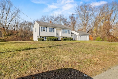 25 Quequechan Rd, Taunton, MA 02780 - photo 2