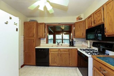 18415 Clyde Rd, Homewood, IL 60430 - photo 3