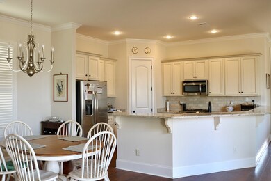Kitchen and breakfast area