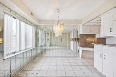 Elmwood Park Condominium II unit 4B, Staten Island, NY 10314 - photo 4