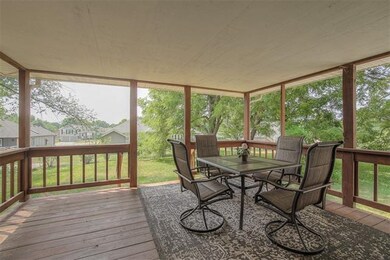 611 W Lucy Webb Rd, Raymore, MO 64083 - photo 3