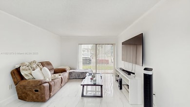 7180 NW 179th St unit 105, Hialeah, FL 33015 - photo 2