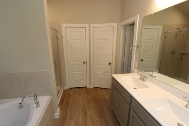 1220 Filly Creek Dr, Alvin, TX 77511 - photo 5