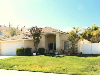 Wide side yard with PVC fence and good distance fr