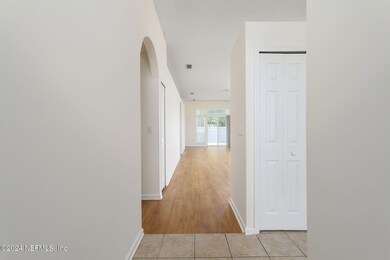 6087 Scenic Meadow Ln, Jacksonville, FL 32244 - photo 5