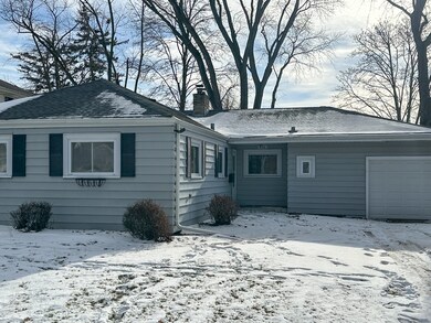 806 E Evergreen St, Wheaton, IL 60187 - photo 2