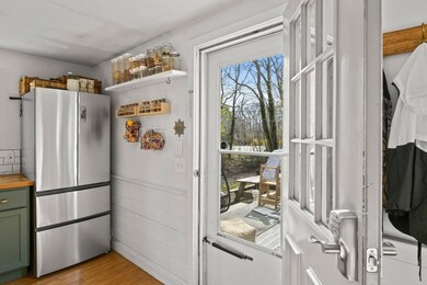 8-web-or-mls-582-massasoit-rd