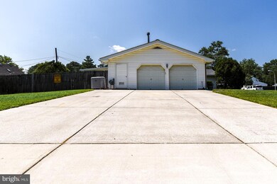 3804 Woodhaven Ln, Bowie, MD 20715 - photo 3