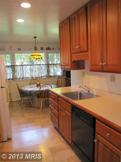 14316 Oakvale St, Rockville, MD 20853 - photo 3