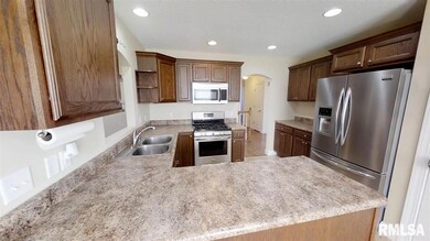 5130 N Division St, Davenport, IA 52806 - photo 6