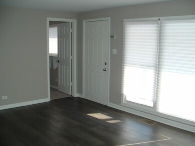 18130 Mary Ann Ln, Country Club Hills, IL 60478 - photo 2