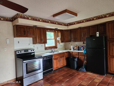 272 Hillcrest Ave, Troy, NY 12180 - photo 4