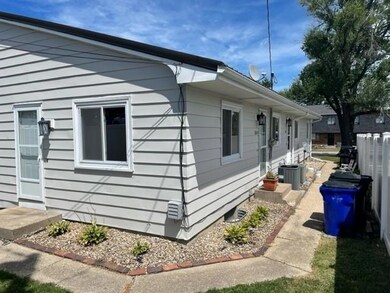 807 36th St SE, Cedar Rapids, IA 52403 - photo 3