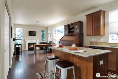 KITCHEN/LIVING AREA