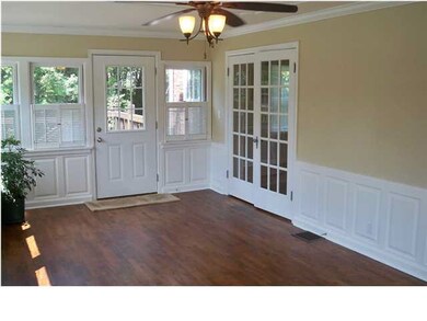 SUN ROOM/DINING AREA