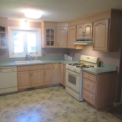 30 Simpson Mill Rd, Pelham, NH 03076 - photo 7