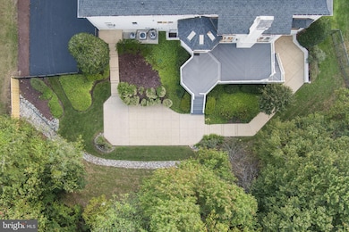 8709 Crider Brook Way, Potomac, MD 20854 - photo 4