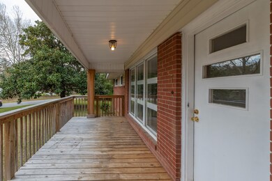 7_Furman_Dr_005